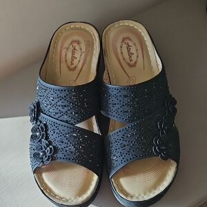 NEW ATALINA BLACK RHINESTONE/FLOWER EMBELLISHED SLIDE SANDALS sz 8